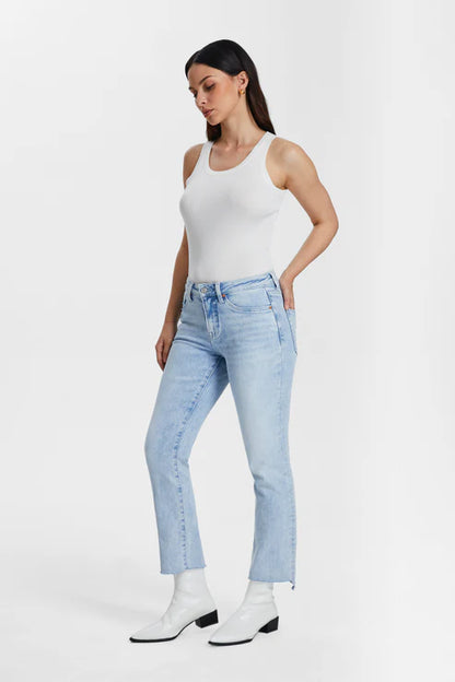 HIGH RISE SLIM JEANS WITH RAW HEM