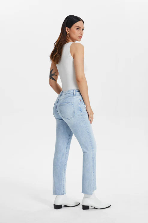 HIGH RISE SLIM JEANS WITH RAW HEM